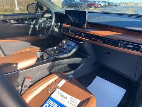 Used 2023 Lincoln Nautilus Reserve w/ Monochromatic Package image 10