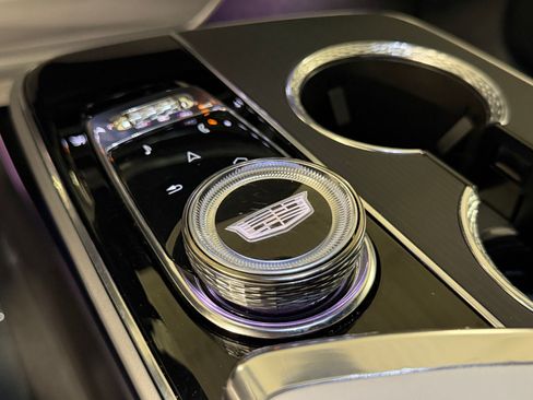 Used 2024 Cadillac Lyriq Luxury RWD image 18