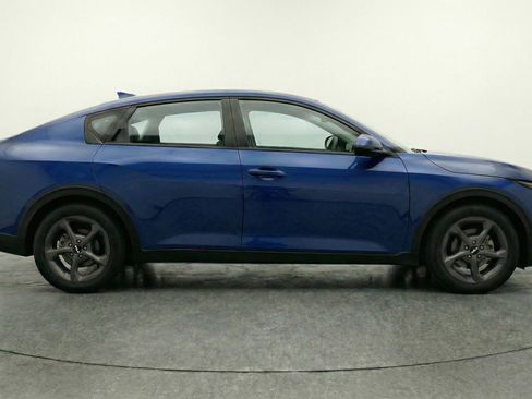 Used 2025 Kia K4 LXS image 11