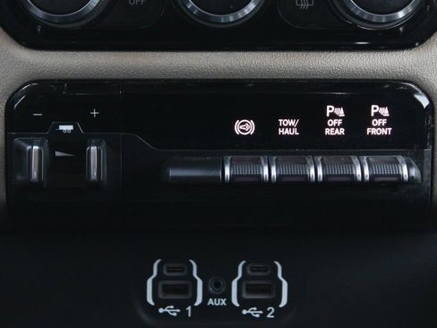 Used 2020 RAM 3500 Laramie image 33