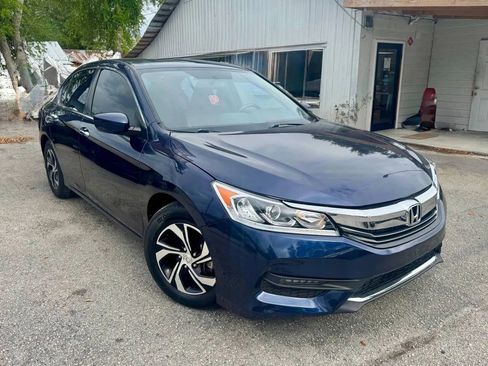 Used 2017 Honda Accord LX image 2