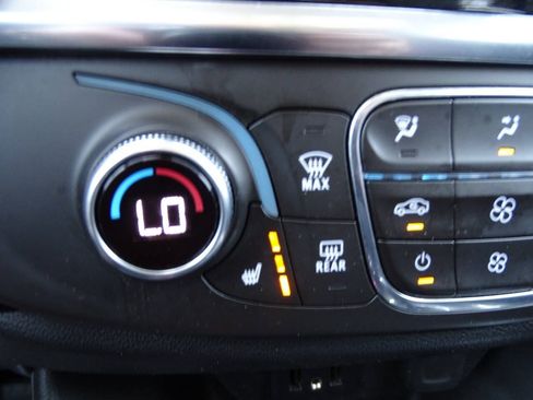 Used 2018 Chevrolet Traverse AWD LT w/ 2LT image 36