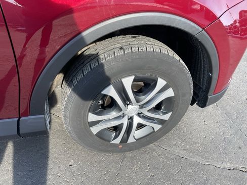 Used 2018 Toyota RAV4 LE image 3