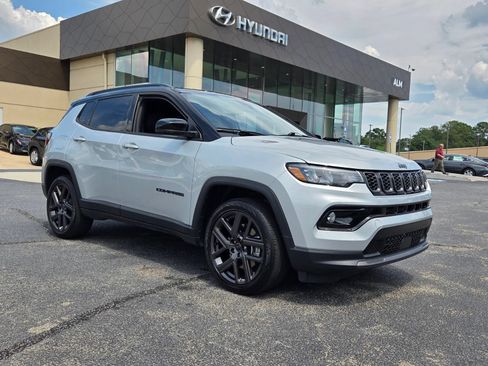 Used 2026 Jeep Compass Limited AWD/4WD image 1