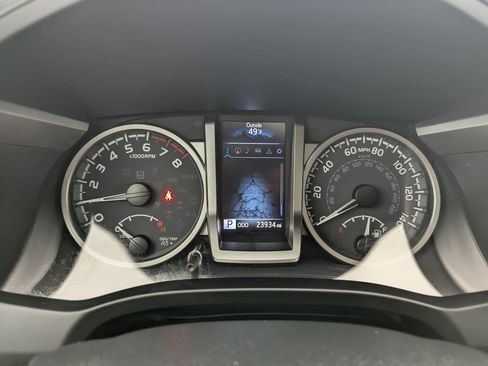 Used 2022 Toyota Tacoma Limited image 23