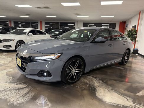 Used 2021 Honda Accord Touring image 4