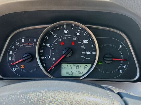 Used 2015 Toyota RAV4 LE FWD image 11