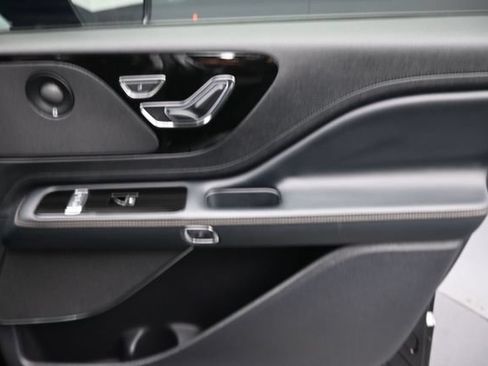 Certified 2025 Lincoln Aviator AWD w/ Jet Appearance Package image 31