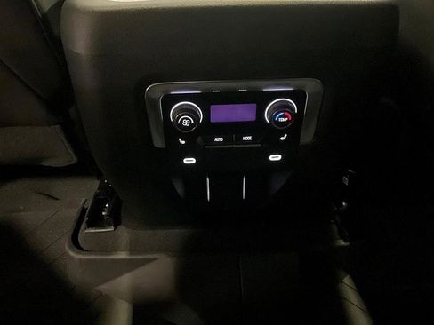 Used 2023 Chevrolet Suburban Z71 w/ Luxury Package image 31