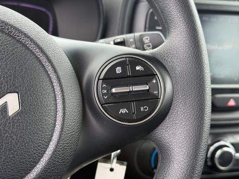 Used 2023 Kia Soul LX w/ LX Technology Package FWD image 10