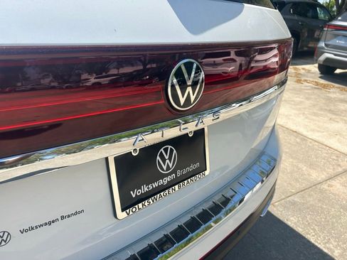 New 2026 Volkswagen Atlas SE FWD image 30