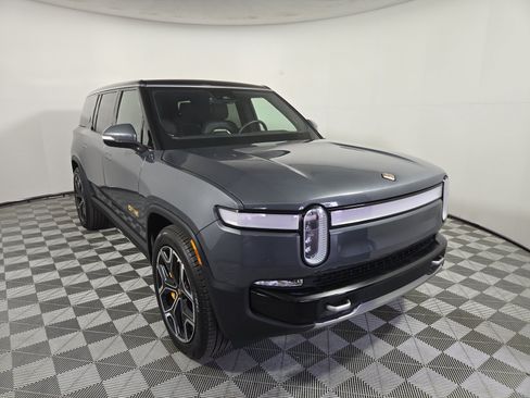 Used 2024 Rivian R1S Adventure AWD/4WD image 7