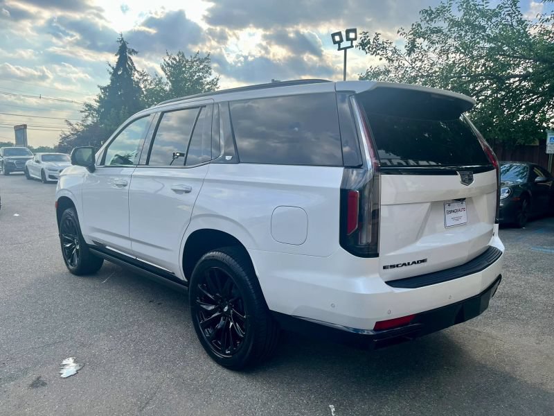 Used 2024 Cadillac Escalade Sport Platinum w/ LPO, ONYX Package AWD/4WD image 5