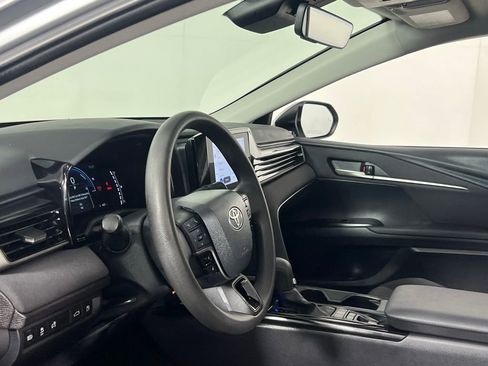 Used 2025 Toyota Camry LE image 20