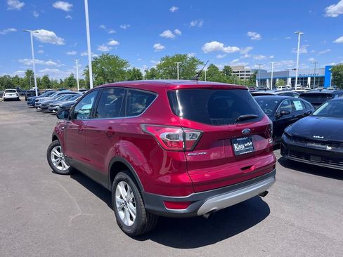 Used 2017 Ford Escape SE AWD/4WD image 5