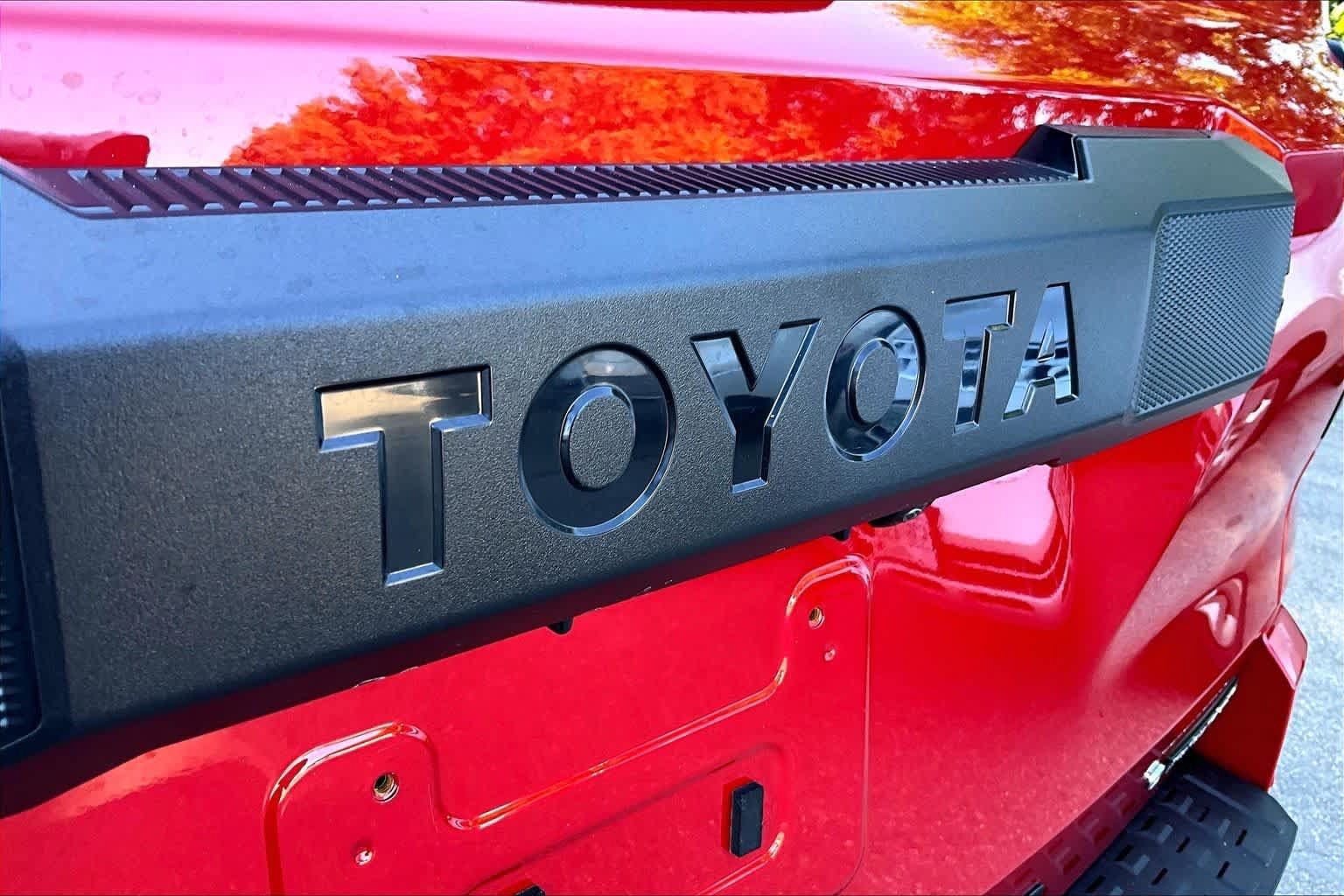 Certified 2026 Toyota 4Runner TRD Off-Road Premium AWD/4WD image 30