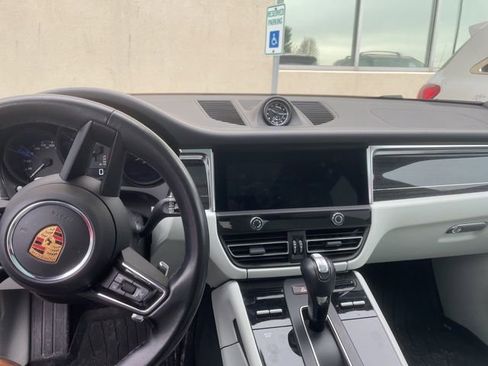 Used 2024 Porsche Macan AWD/4WD image 8