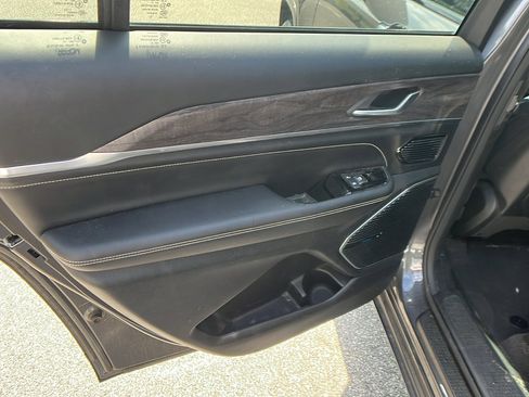 Used 2021 Jeep Grand Cherokee L Overland image 25