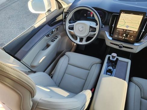 New 2026 Volvo XC90 B6 Ultra w/ Protection Package image 10