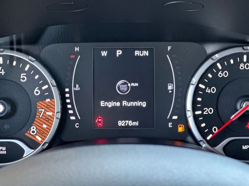 Used 2023 Jeep Renegade Latitude image 27