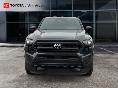 Used 2025 Toyota Tacoma SR AWD/4WD image 11