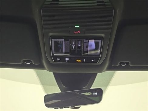 Used 2024 Volkswagen Atlas Cross Sport SEL image 25