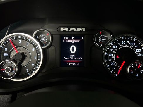 Used 2024 RAM 2500 Big Horn w/ Sport Appearance Package image 22