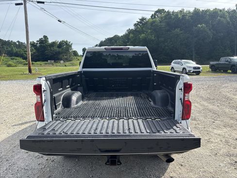 Used 2024 Chevrolet Silverado 2500 Custom w/ Z71 Off-Road Package AWD/4WD image 25