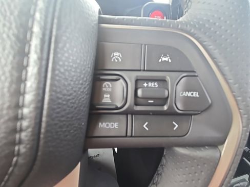 New 2025 Toyota 4Runner TRD Off-Road Premium image 17