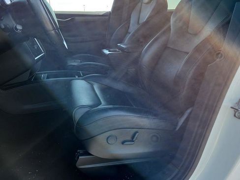 Used 2018 Tesla Model X 75D image 8