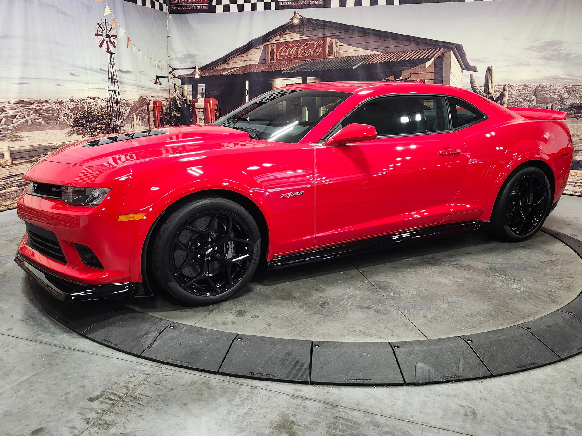 Used 2015 Chevrolet Camaro Z/28 RWD image 2