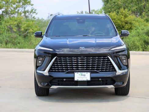 New 2026 Buick Enclave Avenir image 2