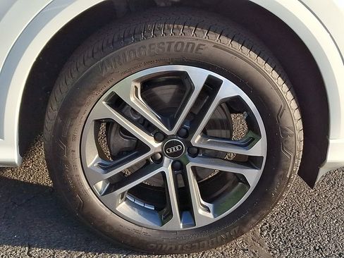 Certified 2025 Audi Q5 Premium Plus w/ Premium Plus AWD/4WD image 15