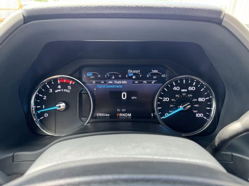 Used 2022 Ford F250 Lariat w/ Lariat Ultimate Package AWD/4WD image 11