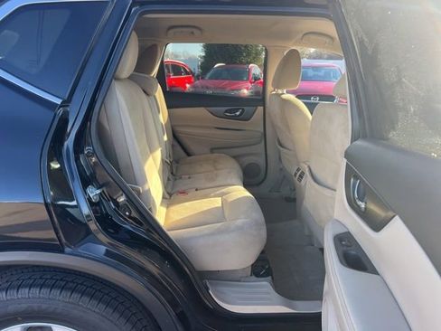 Used 2014 Nissan Rogue SV image 26