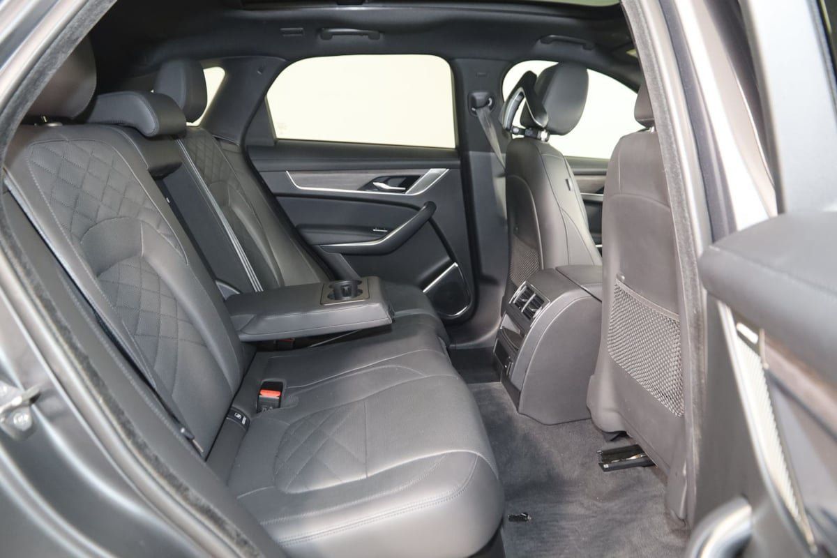 Used 2023 Jaguar F-PACE S AWD/4WD image 14