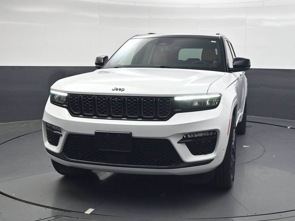 Used 2023 Jeep Grand Cherokee Summit AWD/4WD image 14