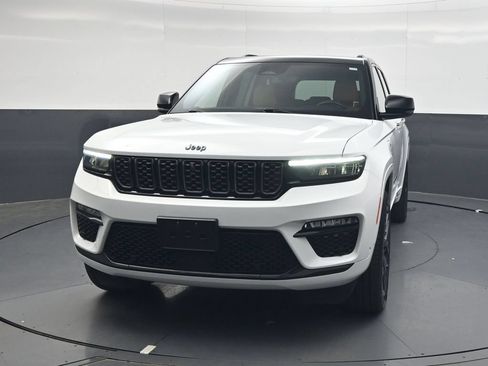 Used 2023 Jeep Grand Cherokee Summit AWD/4WD image 14