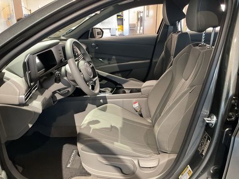 New 2026 Hyundai Elantra Hybrid FWD image 8
