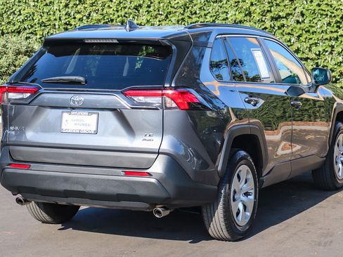 Used 2021 Toyota RAV4 LE AWD/4WD image 6