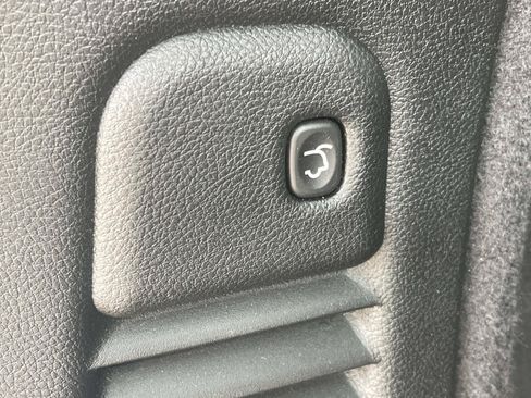 Used 2023 Dodge Durango R/T RWD image 13