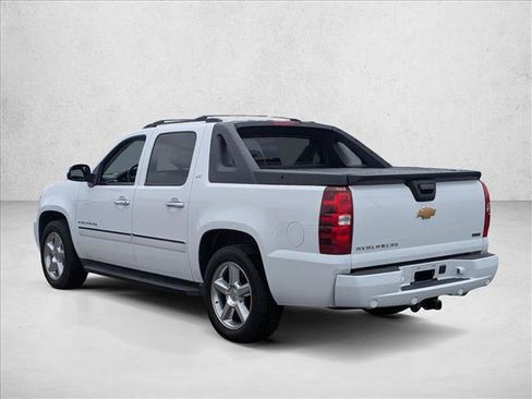 Used 2012 Chevrolet Avalanche LTZ RWD image 7