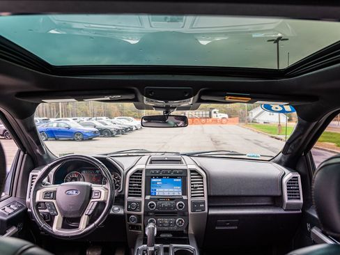 Certified 2018 Ford F150 Platinum w/ Equipment Group 701A Luxury image 24