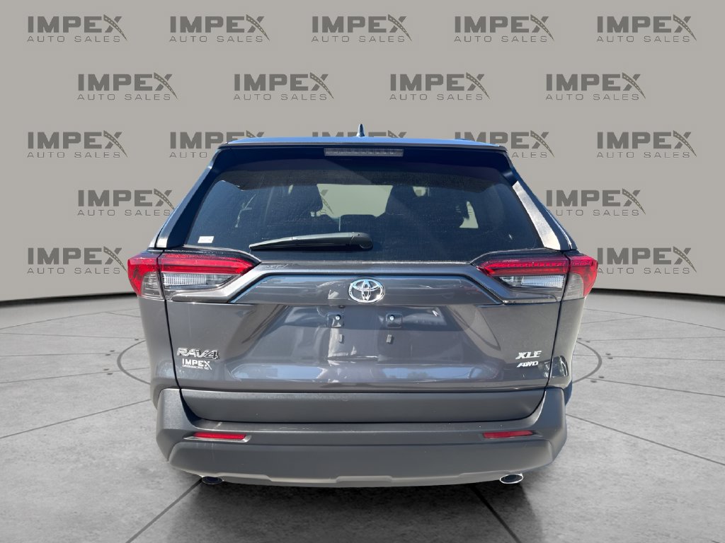 Used 2023 Toyota RAV4 XLE AWD/4WD image 4