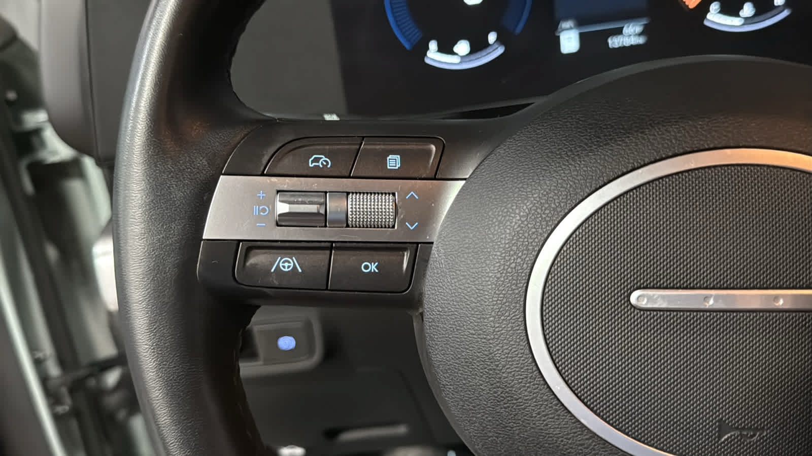 Used 2024 Hyundai Kona SEL AWD/4WD image 12