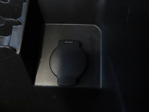 Used 2017 Nissan Frontier PRO-4X w/ Pro-4x Luxury Package image 26