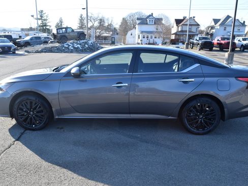 Used 2025 Nissan Altima 2.5 SV w/ SV Special Edition Package image 1