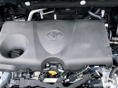 New 2025 Toyota RAV4 XLE image 17