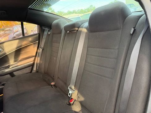 Used 2014 Dodge Charger SE RWD image 9