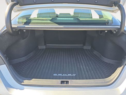 Used 2022 Toyota Camry SE image 13